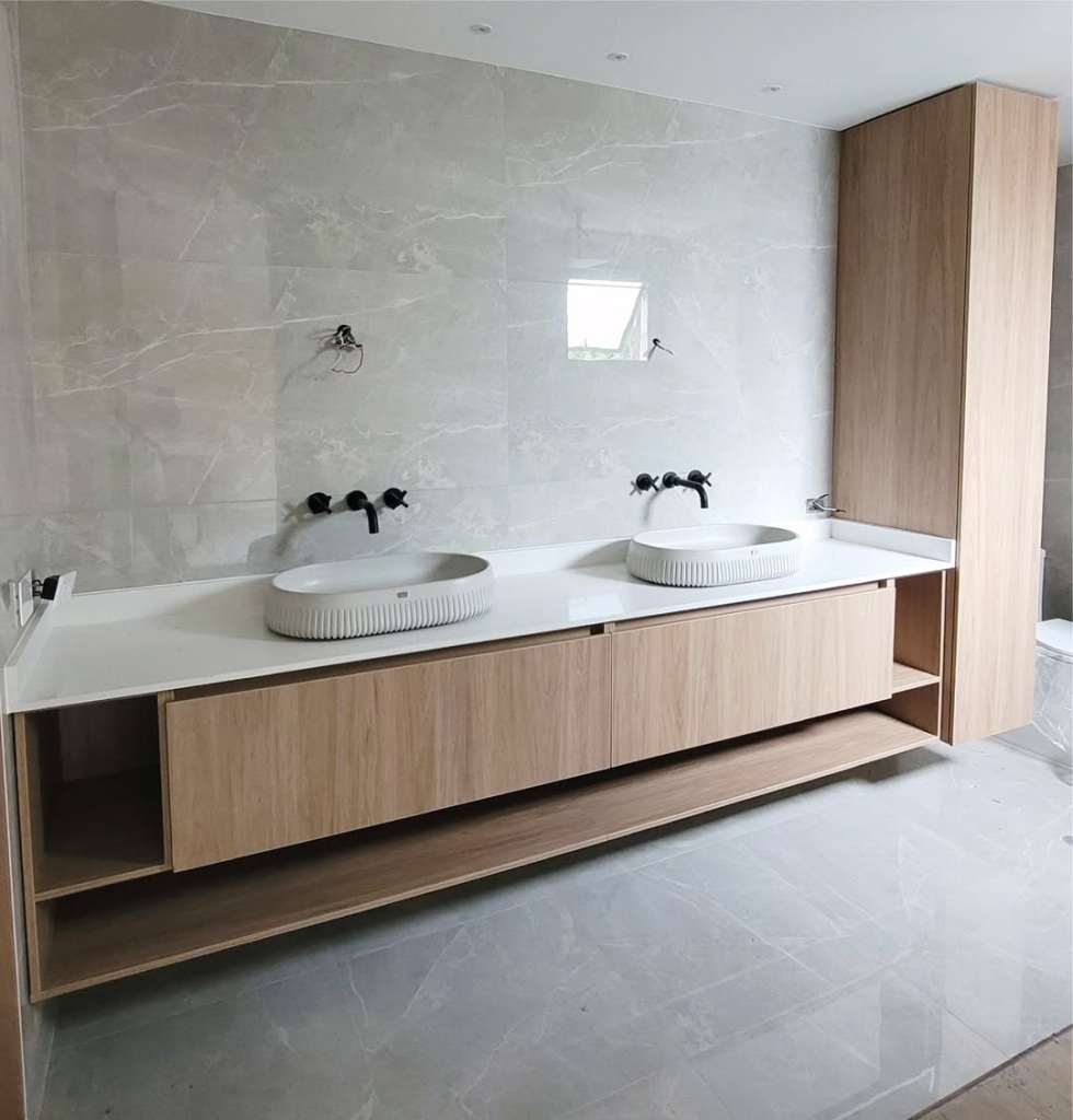 muebles de baño modernos diseñados a las necesidades de cada cliente, en esta ocasión interveni